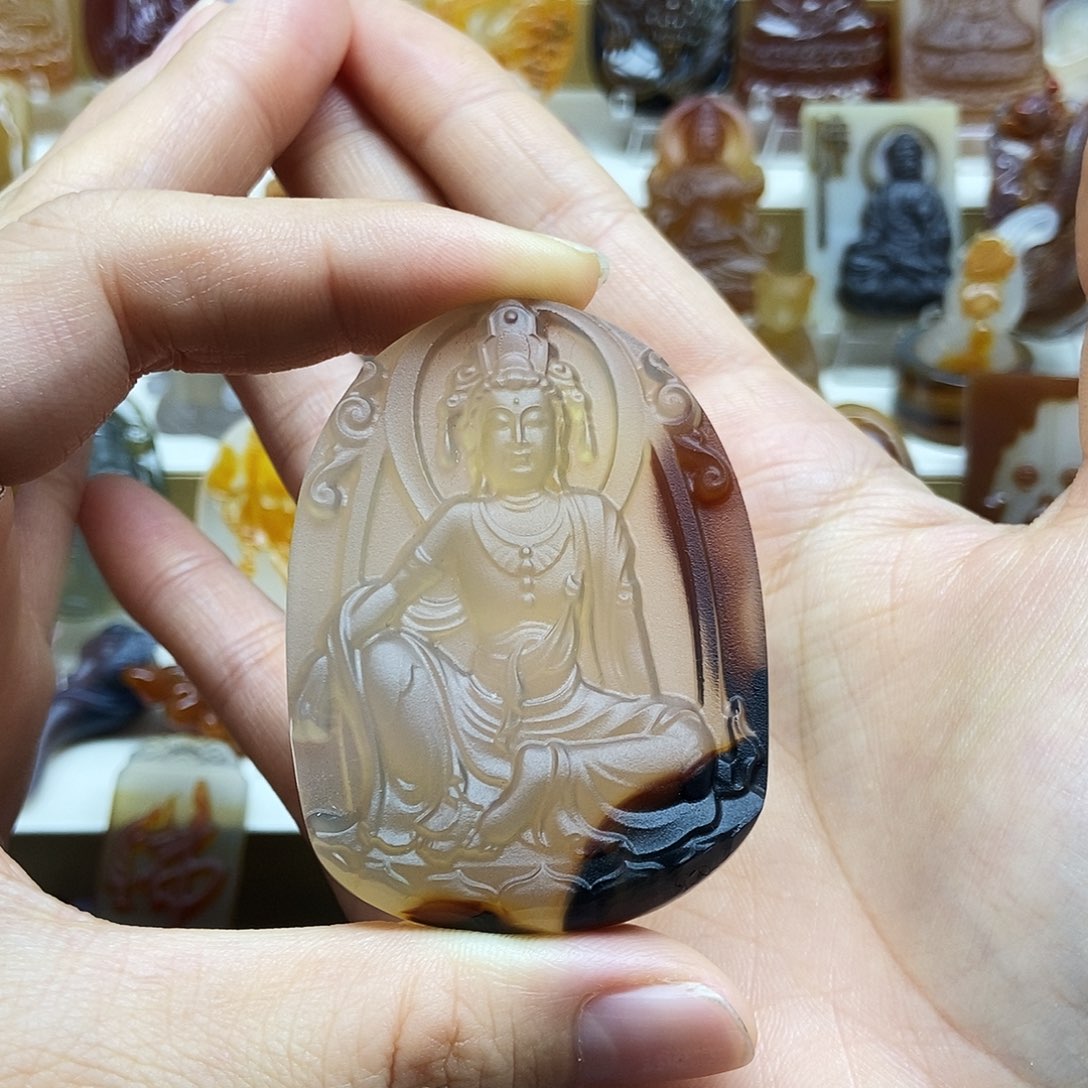 北***狼玛瑙/玉髓未镶嵌颈饰