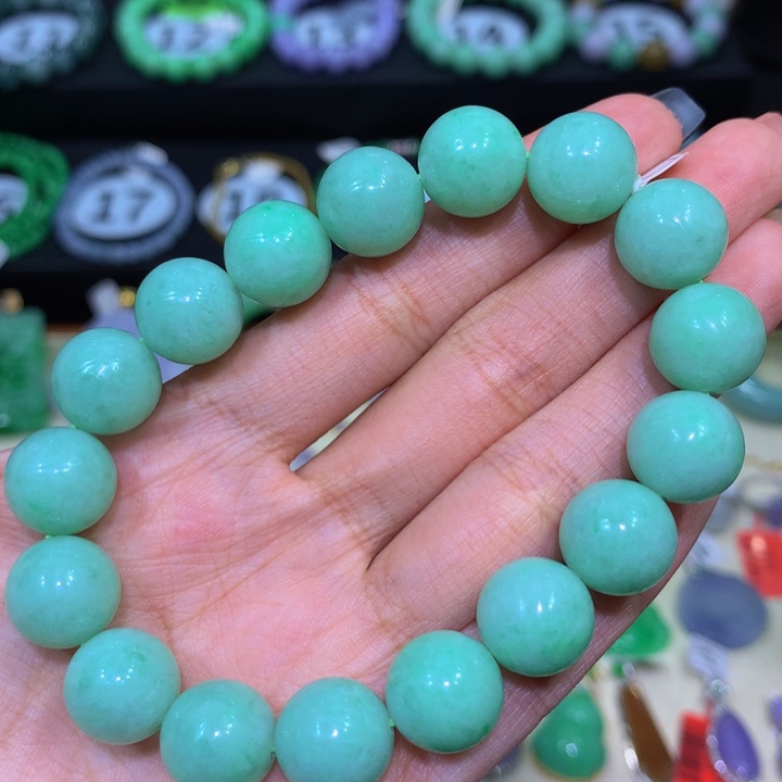 翡翠未镶嵌颈饰翡翠12