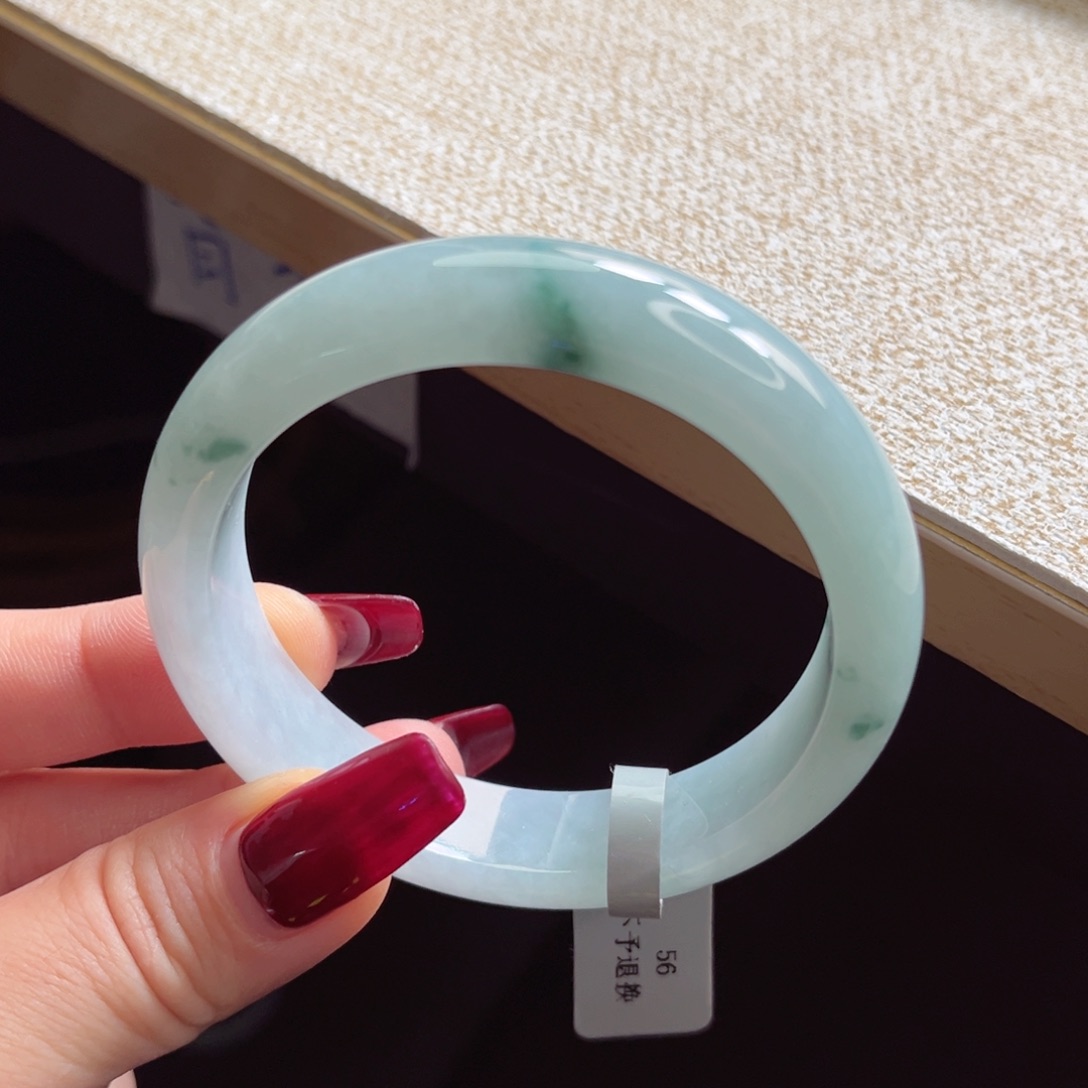 翡翠手镯未镶嵌手镯