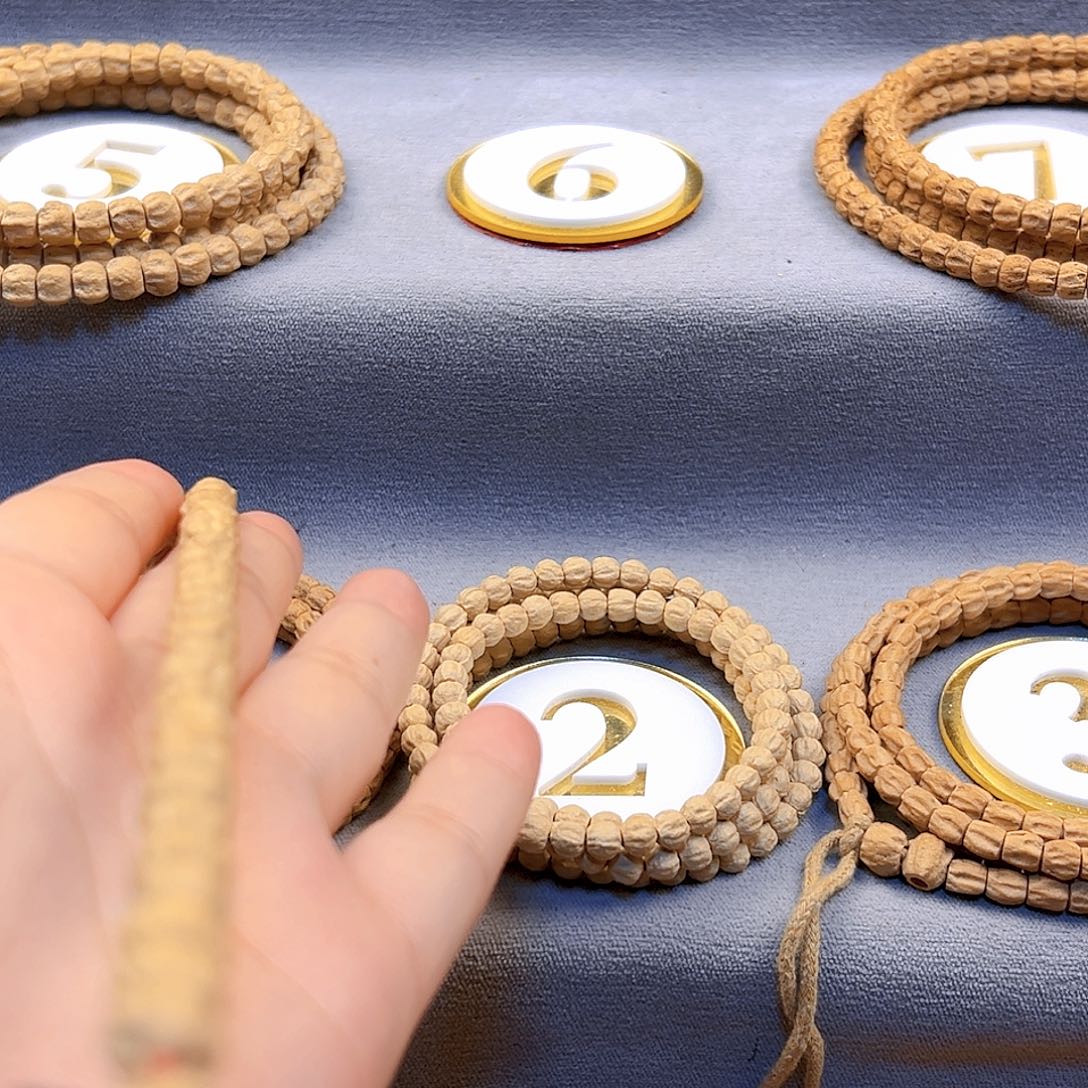 柏香籽/百香籽手串沁*