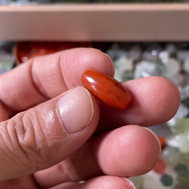 颈饰未镶嵌南红玛瑙