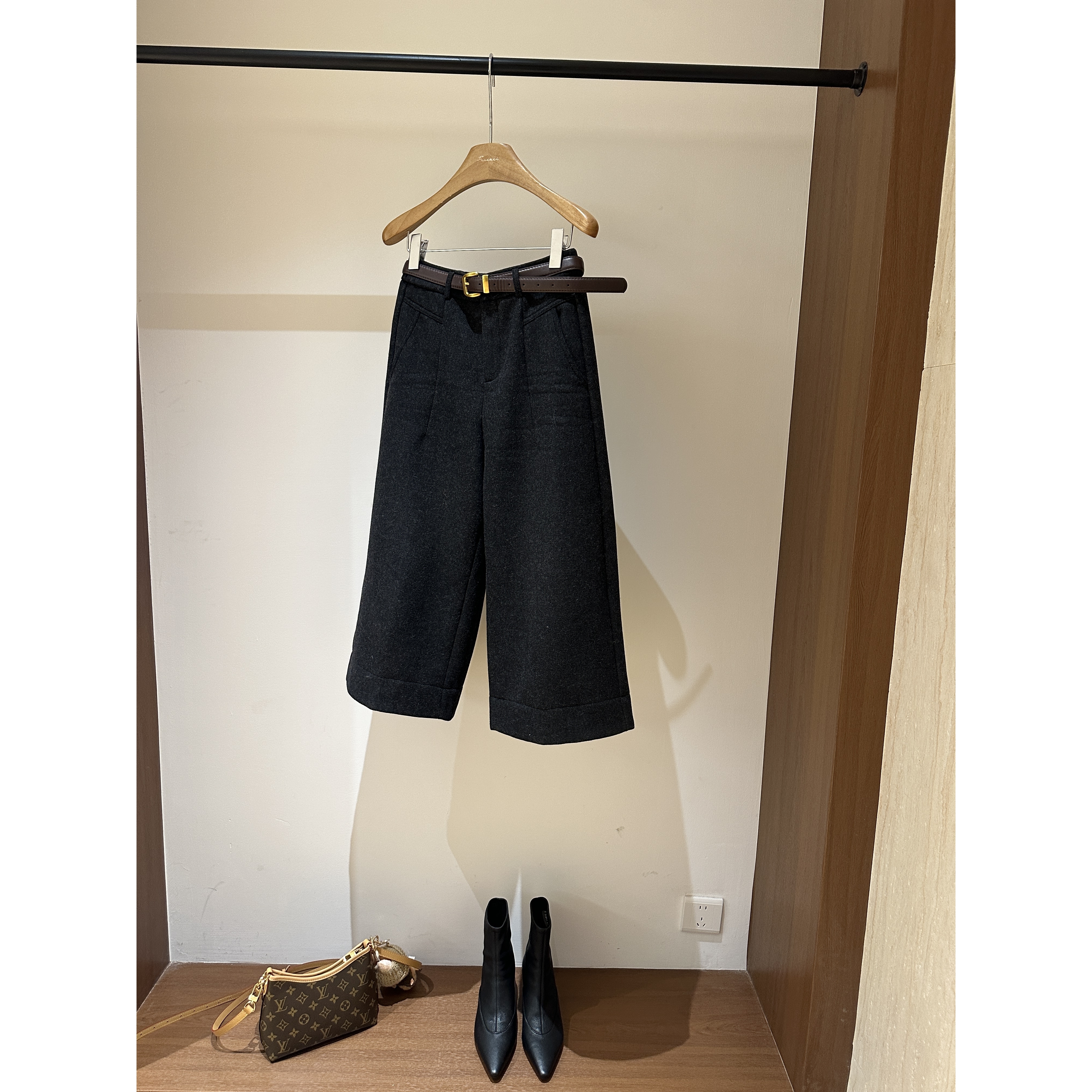 (利落感)显瘦羊毛加绒七分阔腿裤6733-1