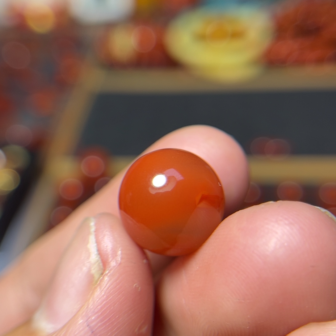 吱***周南红玛瑙未镶嵌珠宝奇石原矿瓦西单珠13.8mm