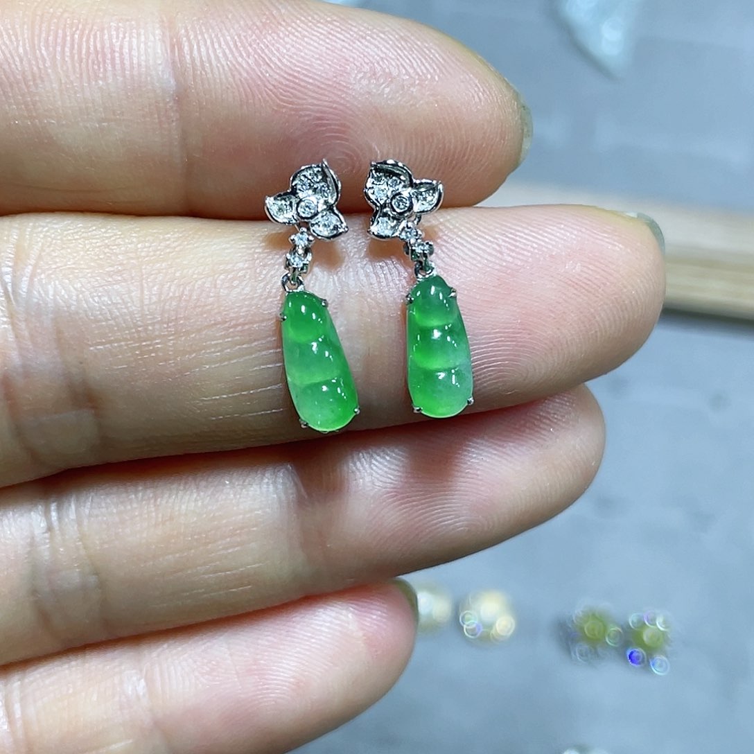 未镶嵌定制翡翠翡翠吊坠