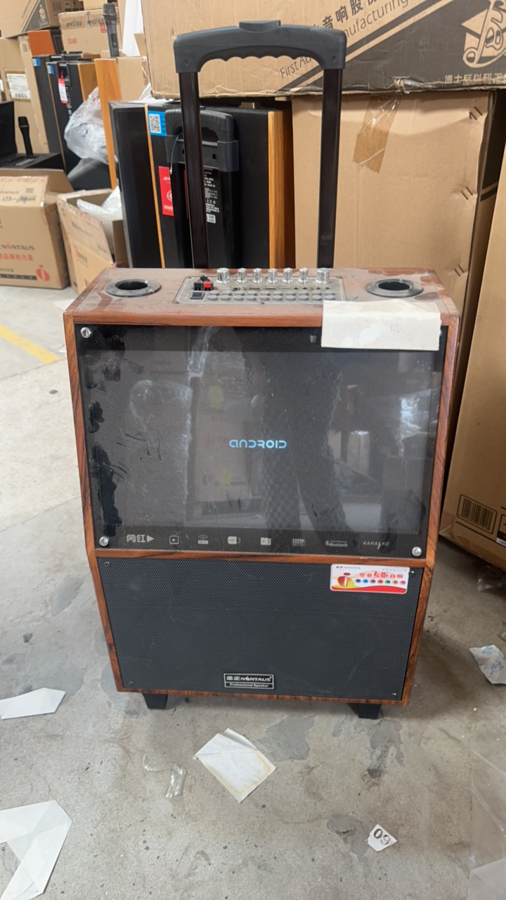 9新  视频机，电池不质保，不包邮，触摸有问题，会员到期，裸机