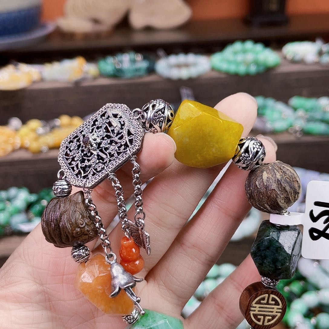 M***神未镶嵌手链翡翠手链