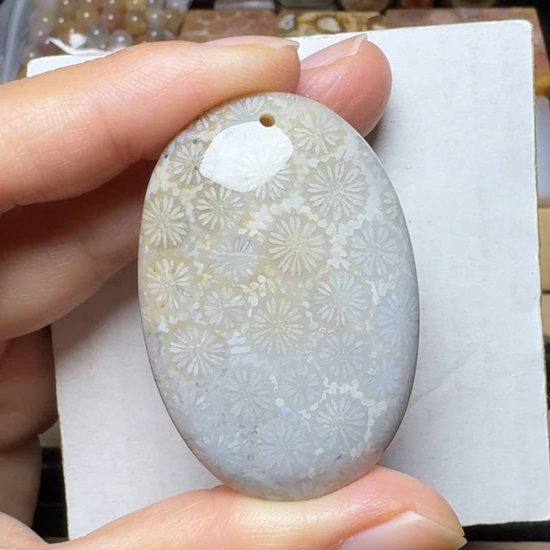 硅化玉灰黄大花未镶嵌