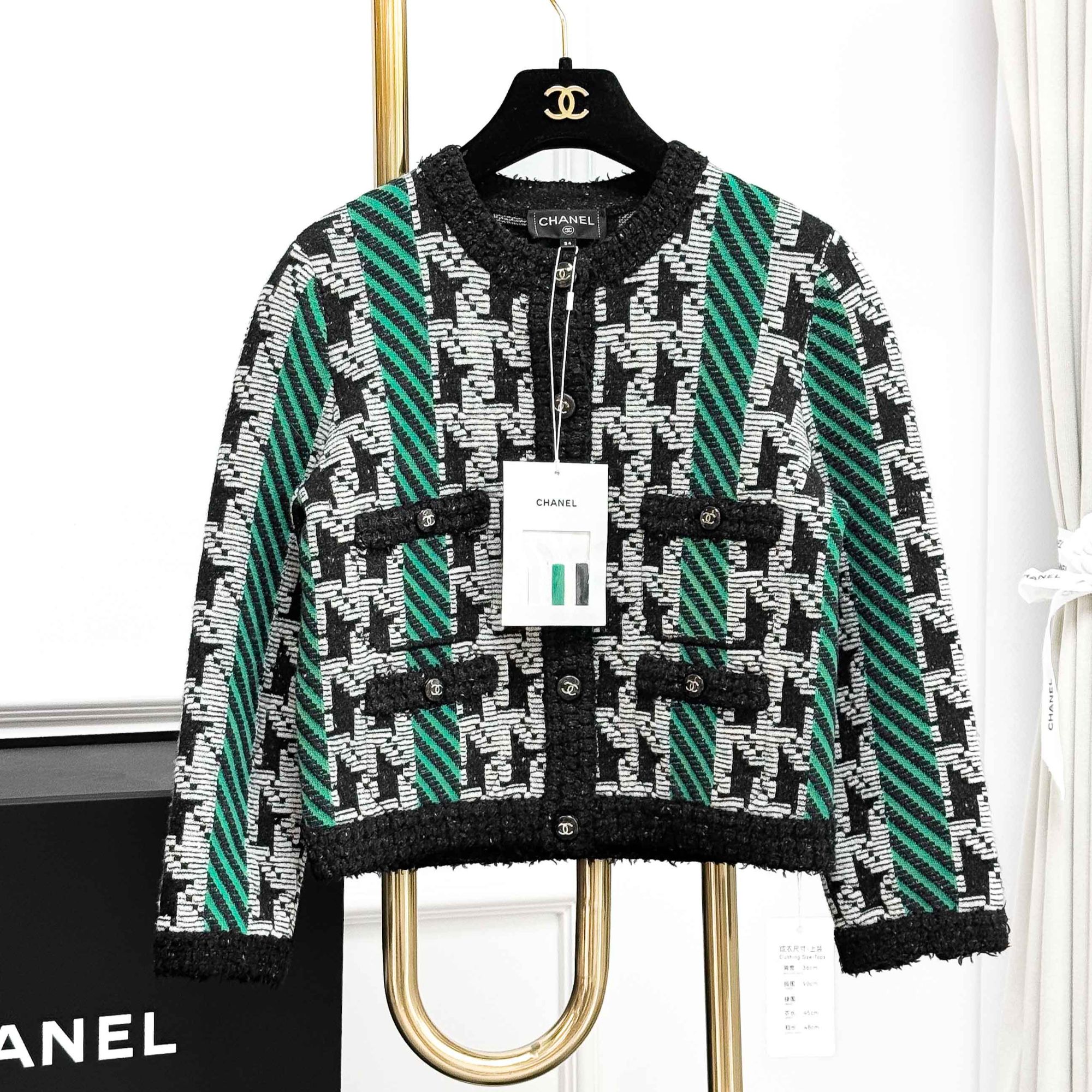 99新 Chanel/香奈儿 34码24A灰绿千鸟格拼黑边四口袋针织开衫，