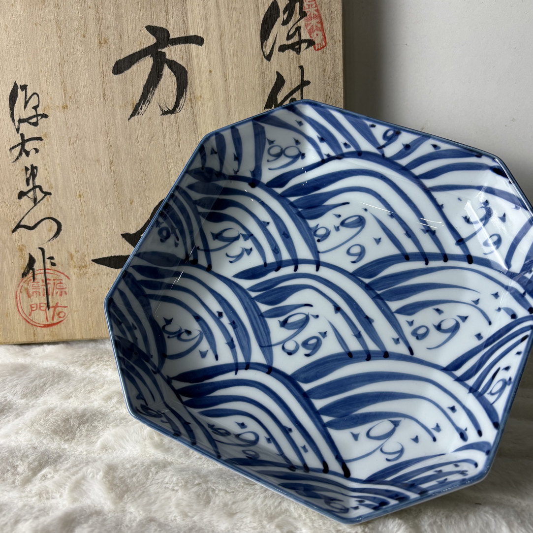 18.5cm源右卫门青花手绘四海波纹八角盘