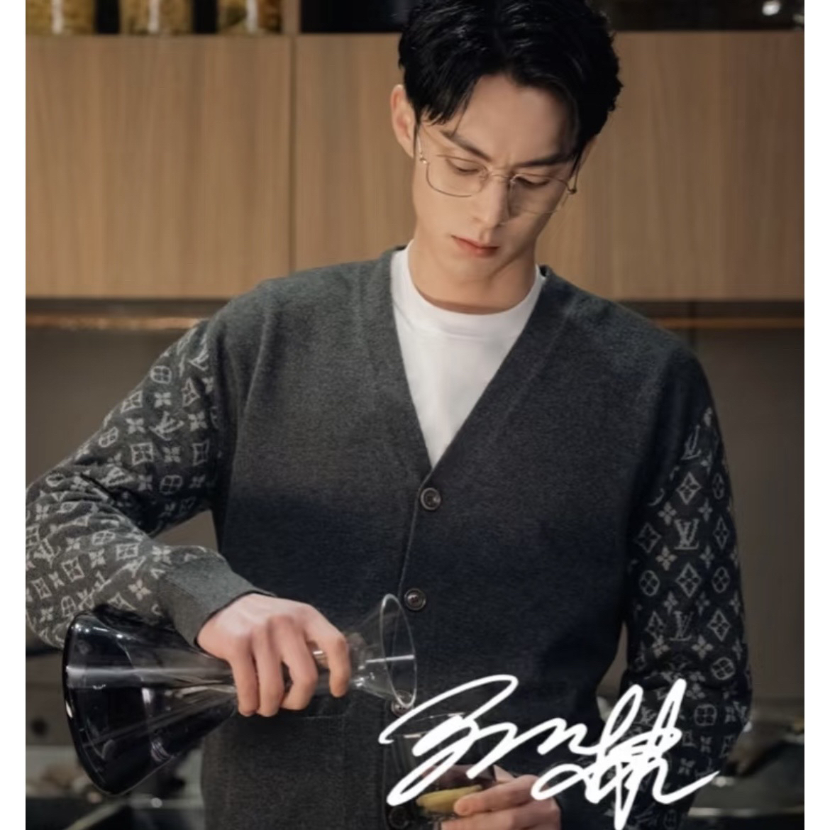 未使用 LouisVuitton/路易威登 6477/拼接V领单排扣长袖针织衫