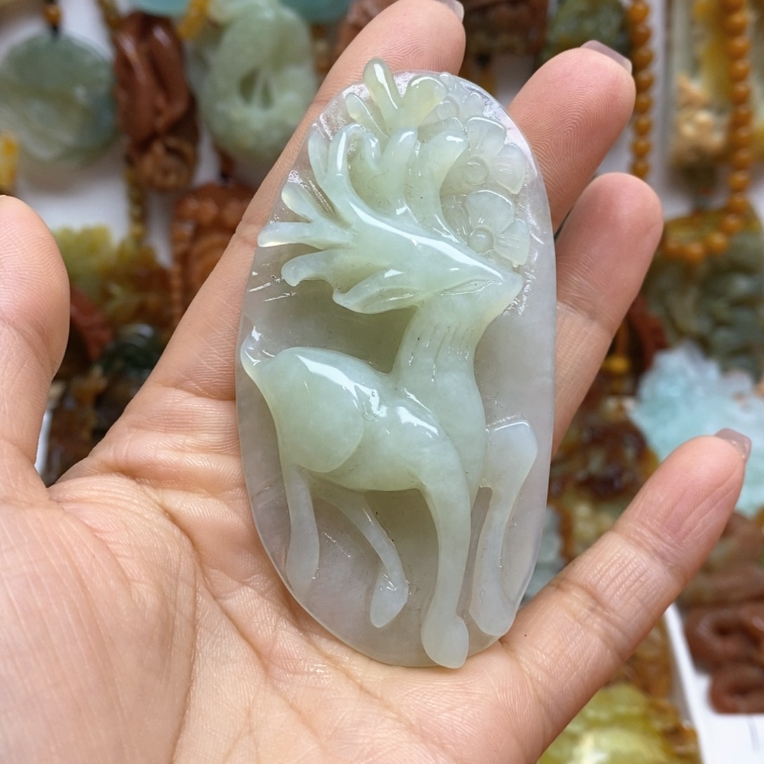 蛇纹石玉颈饰未镶嵌