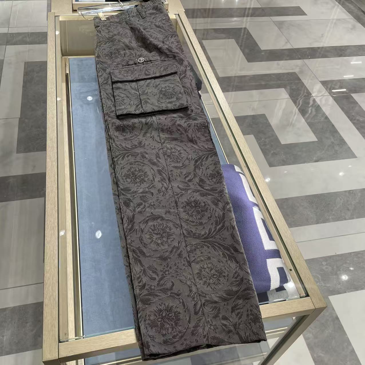 未使用 VERSACE/范思哲 【国现】男士巴洛克印花工装休闲裤男裤长款