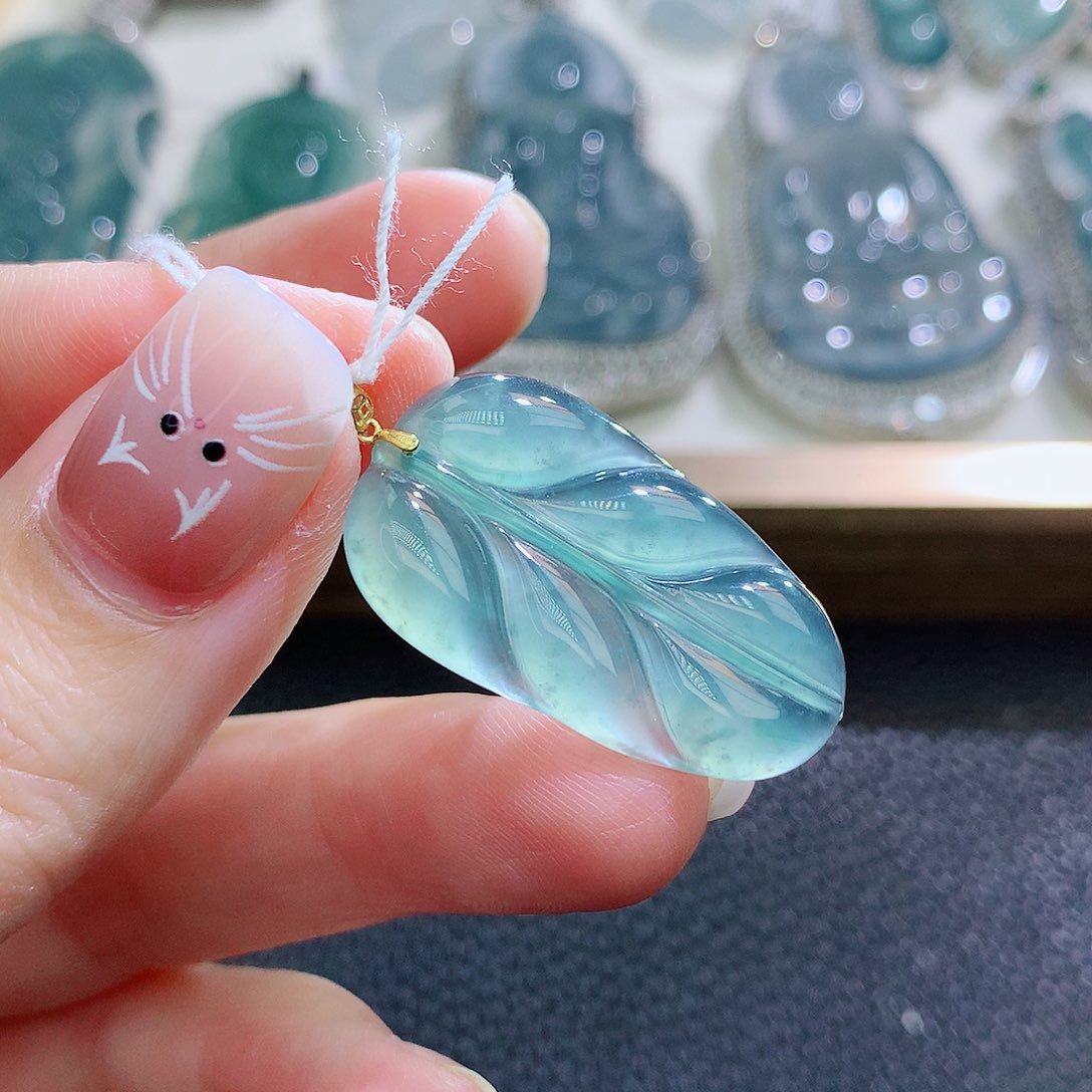 翡翠颈饰18K金镶嵌翡翠