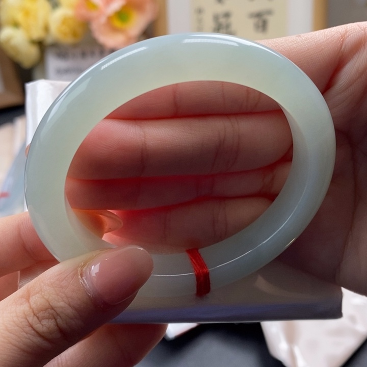 【闪购商品】翡翠手镯未镶嵌6号葡萄肉贵妃