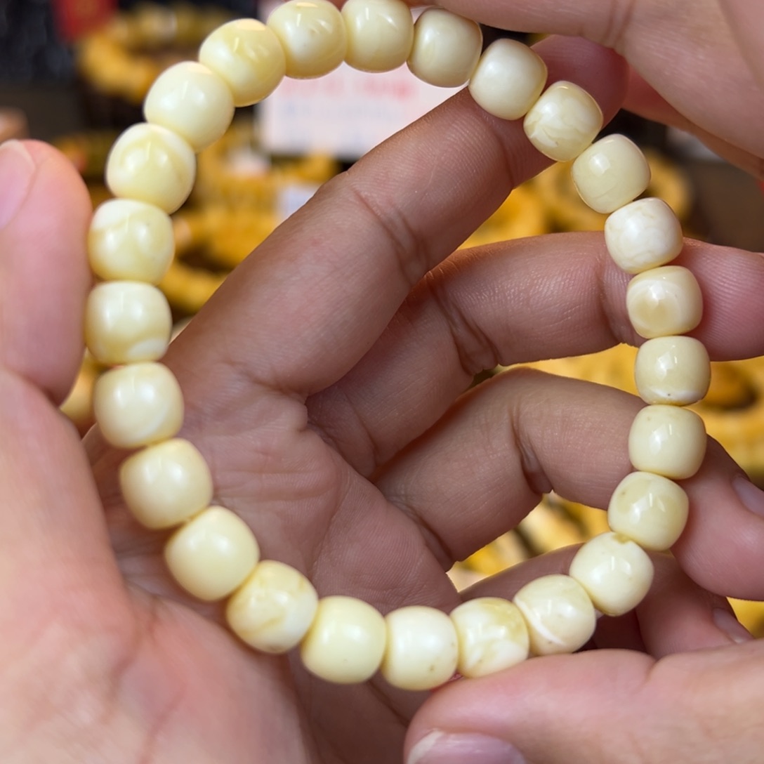 琥珀裸石未镶嵌jjhhhhhhhjj