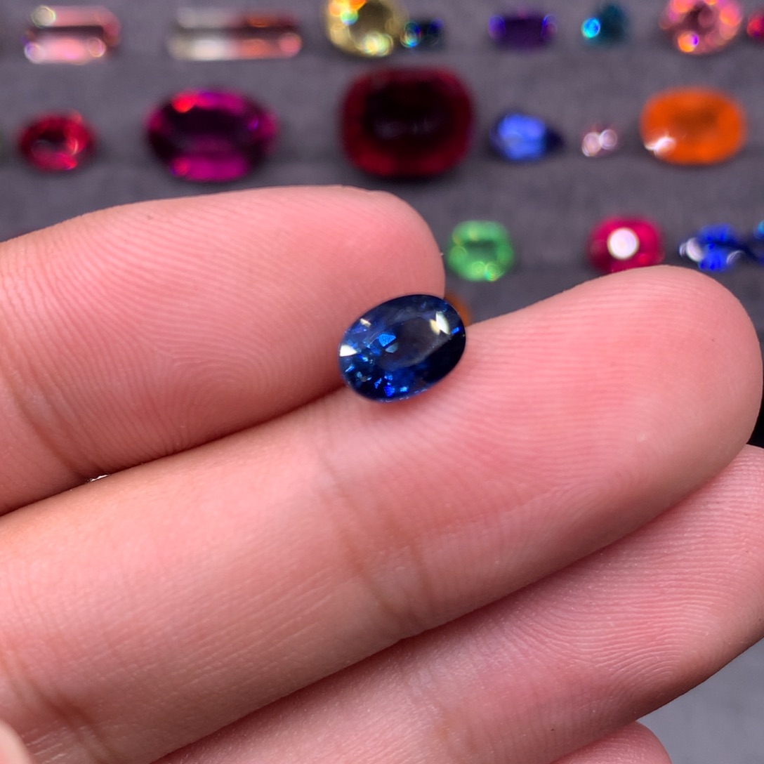 蓝宝石裸石未镶嵌1.98ct
