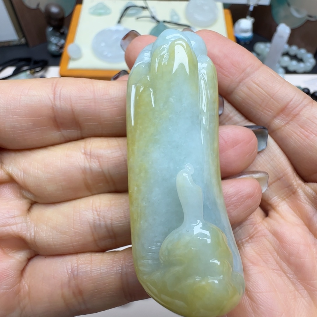 翡翠未镶嵌颈饰悟道