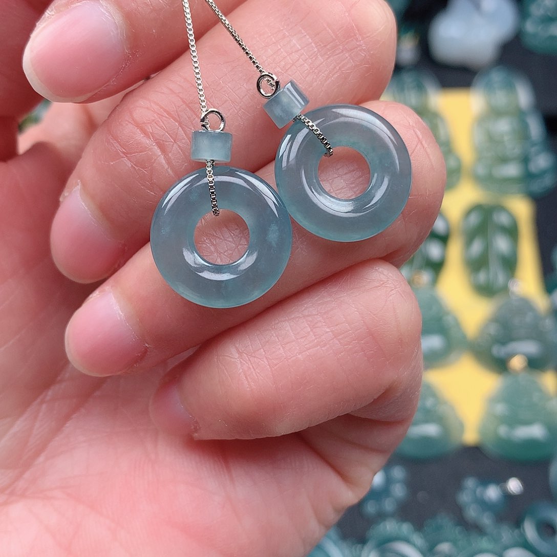 翡翠颈饰未镶嵌吊坠