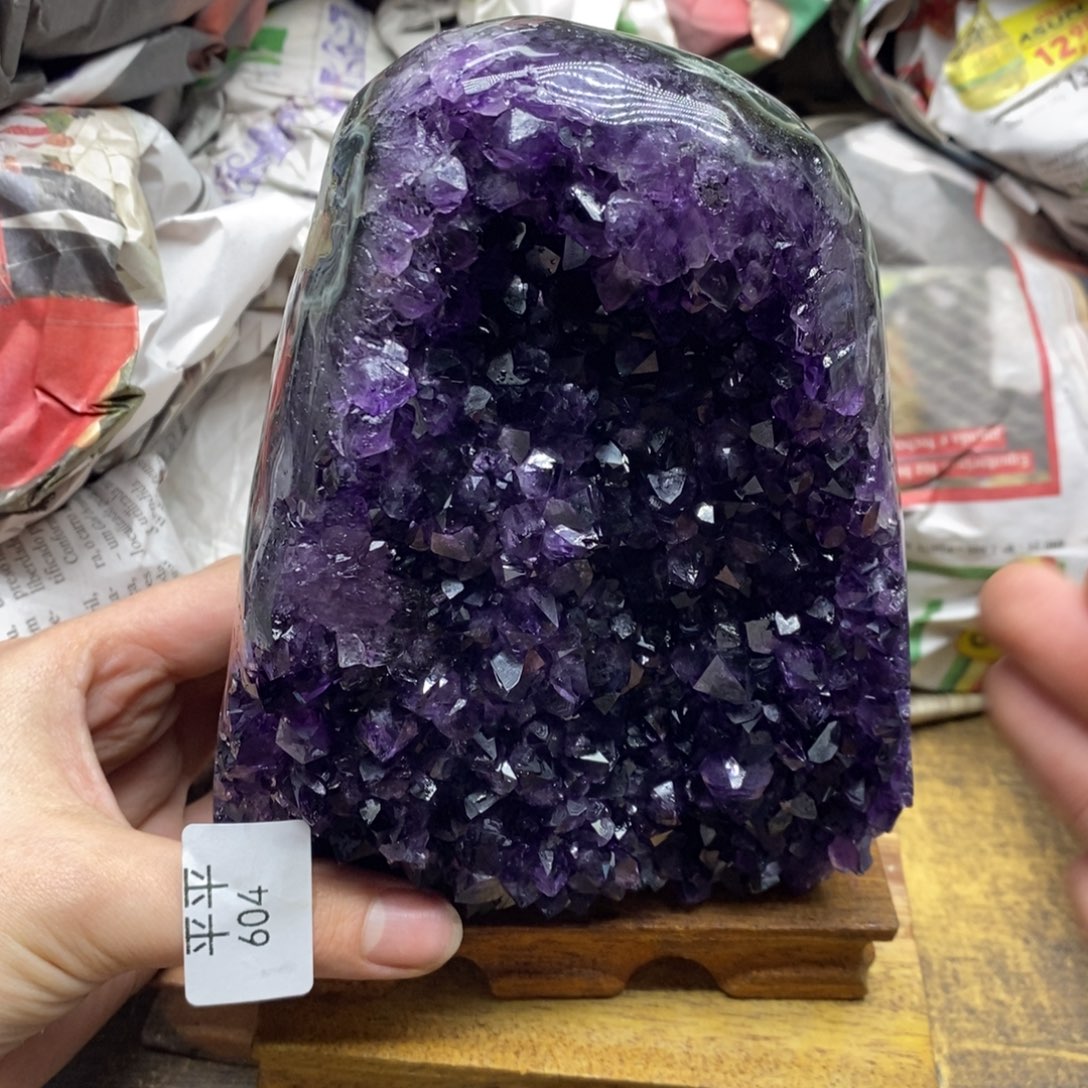 紫晶乌拉圭未镶嵌