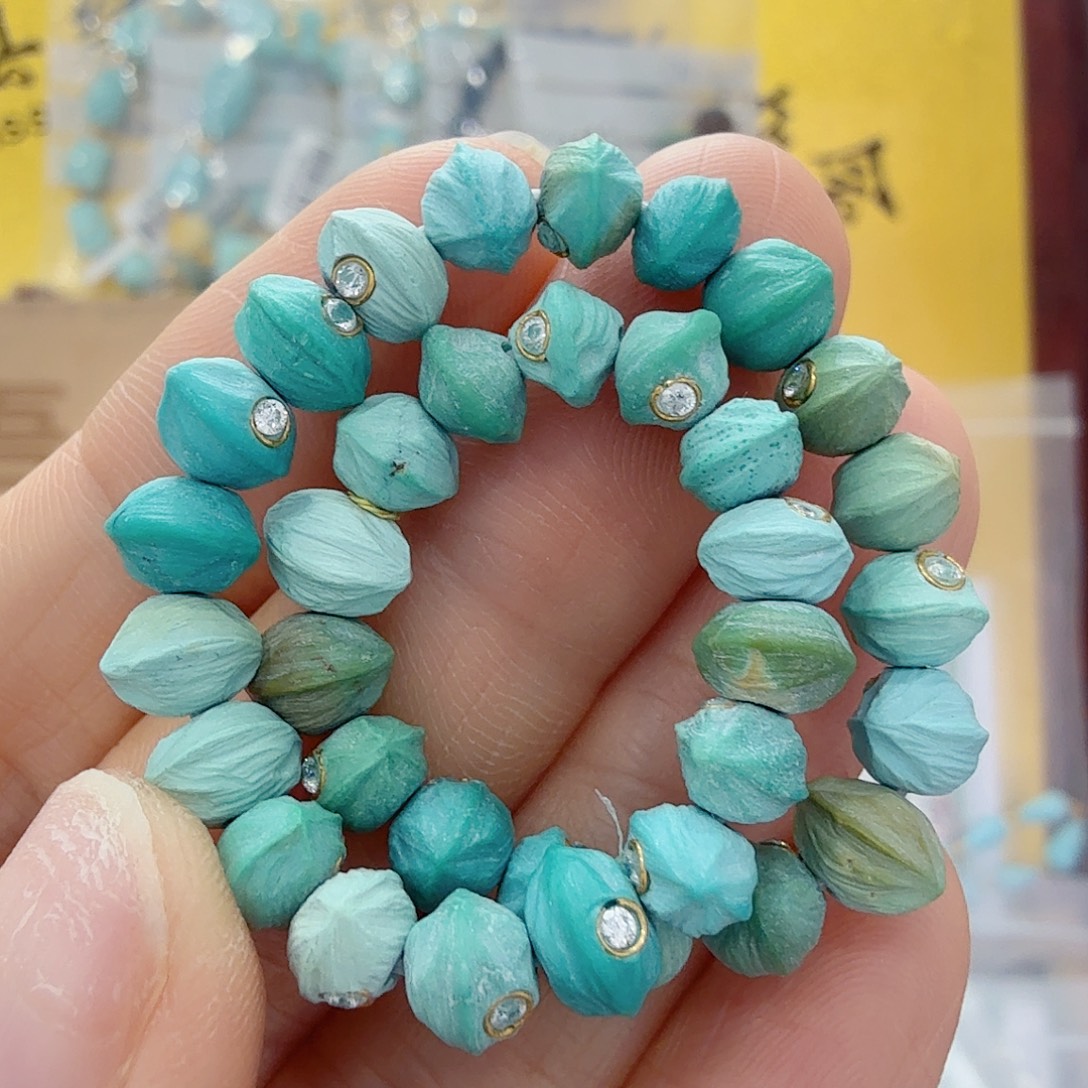 绿松石未镶嵌珠宝奇石