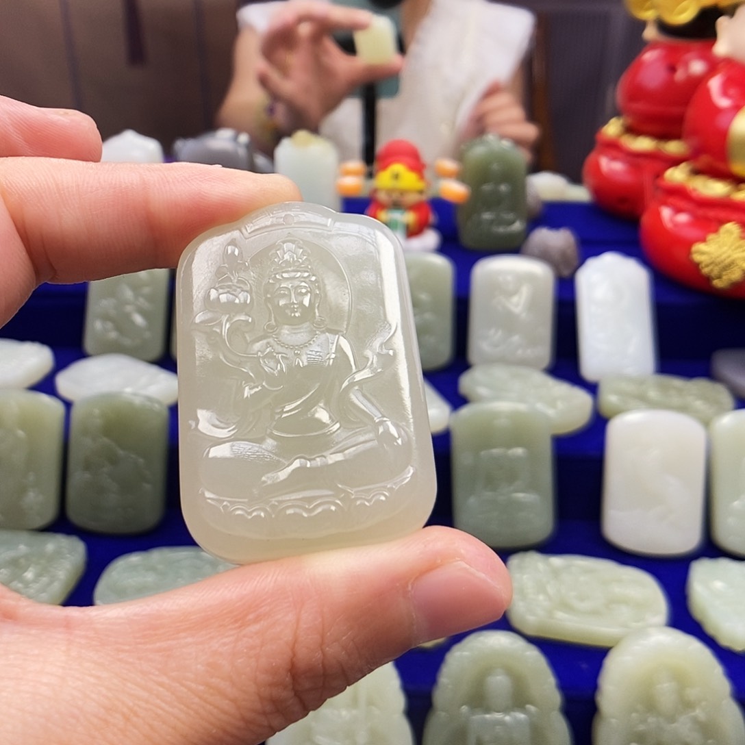 和田玉未镶嵌颈饰亿****徐