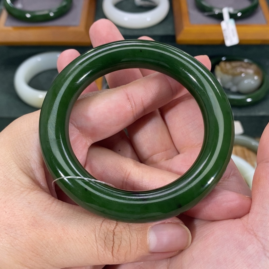 和田玉（碧玉）手镯未镶嵌