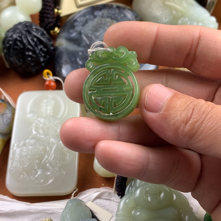 和田玉颈饰未镶嵌