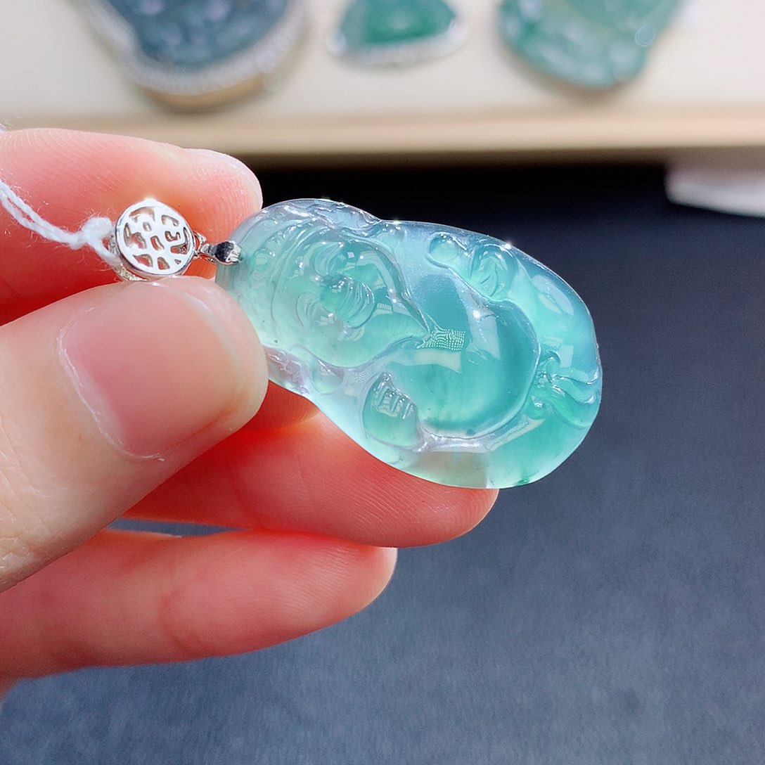 翡翠颈饰未镶嵌翡翠