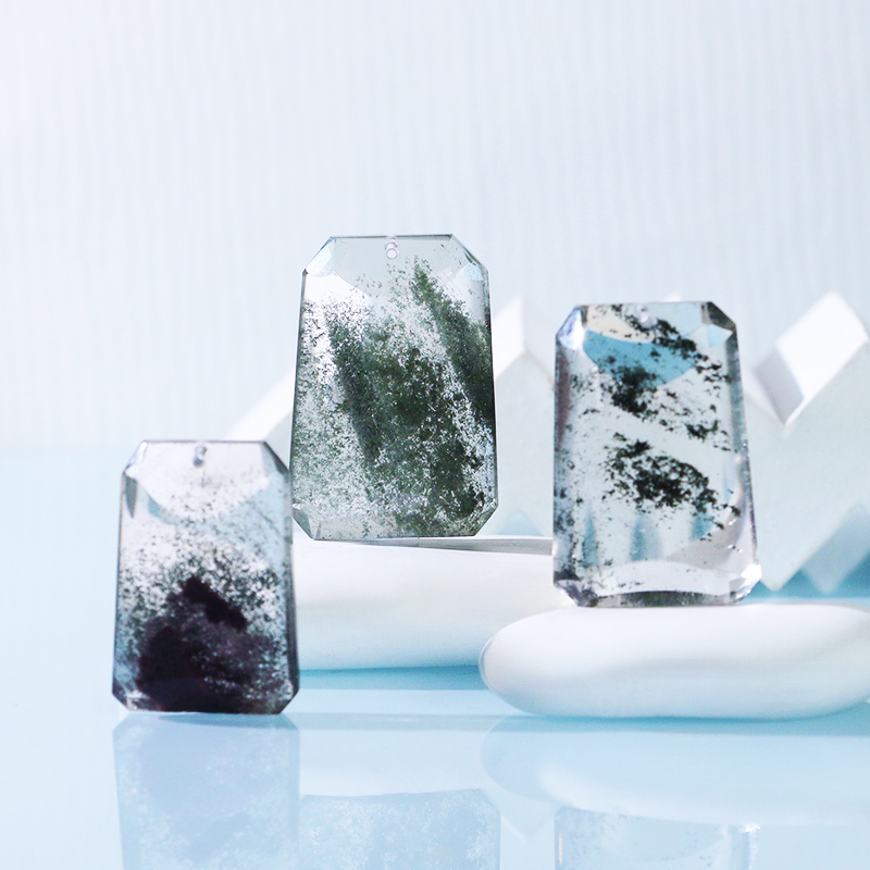 绿幽灵无事牌吊坠-多样性发其一