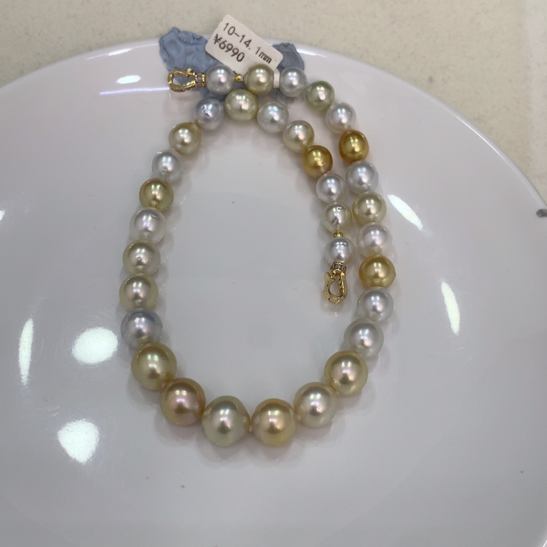 雅***文海水珍珠颈饰未镶嵌10-14.1mm白混金满串玉