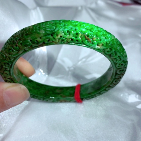 翡翠手镯未镶嵌手镯