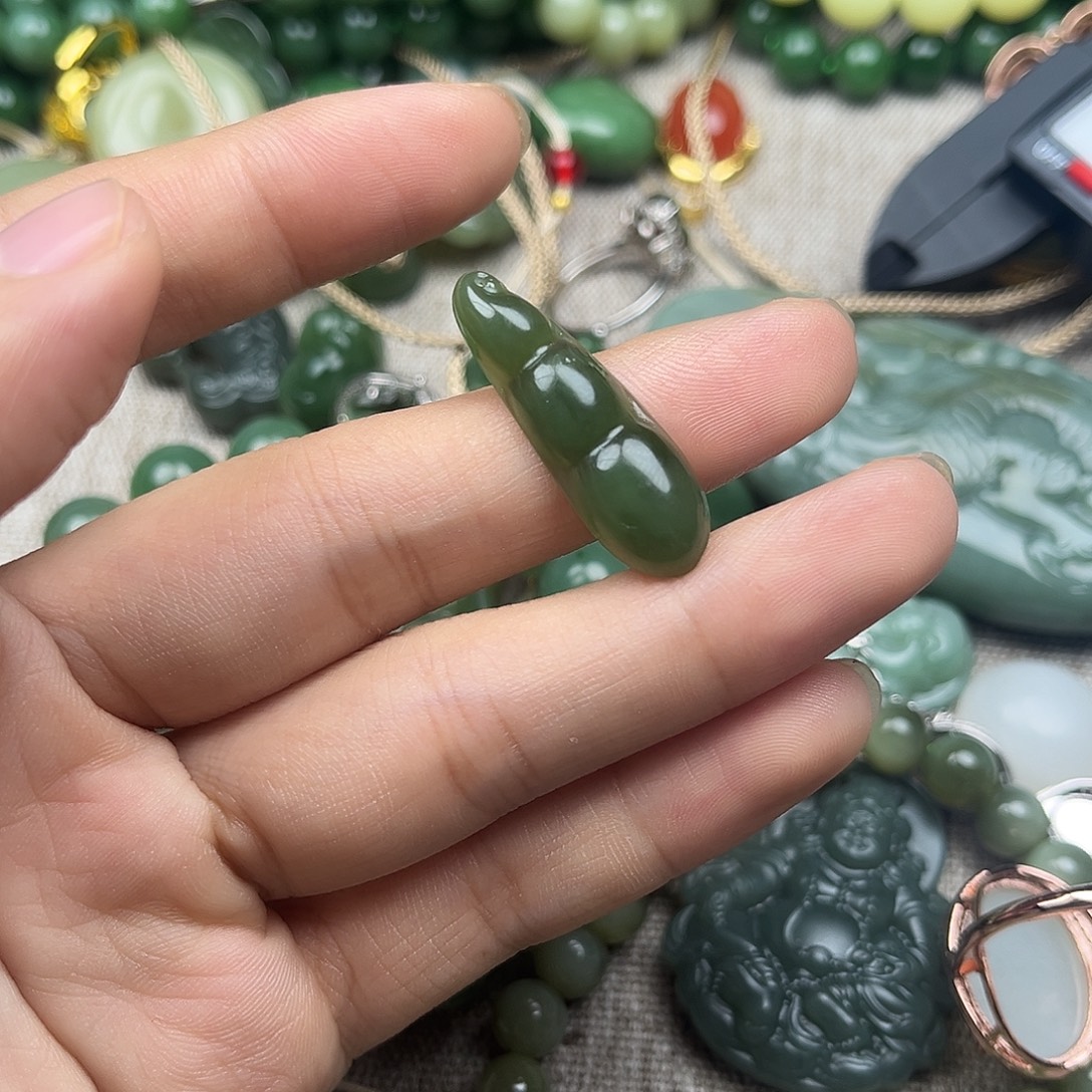 和田玉（碧玉）未镶嵌颈饰