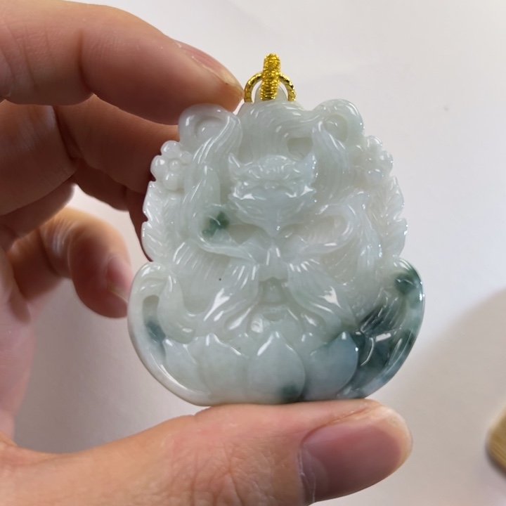 翡翠吊坠(赠链)未镶嵌代编织