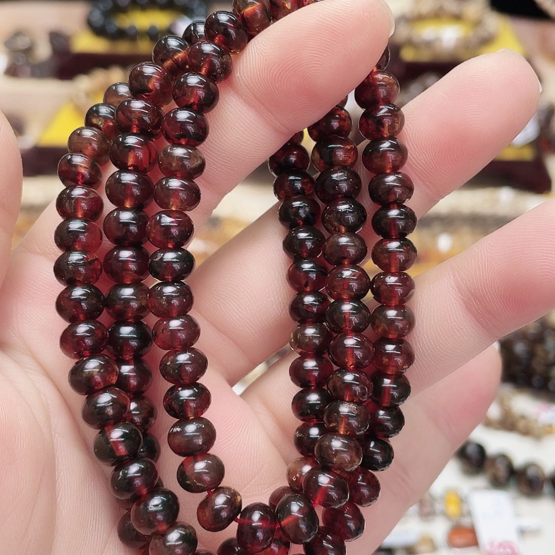 未镶嵌琥珀裸石七