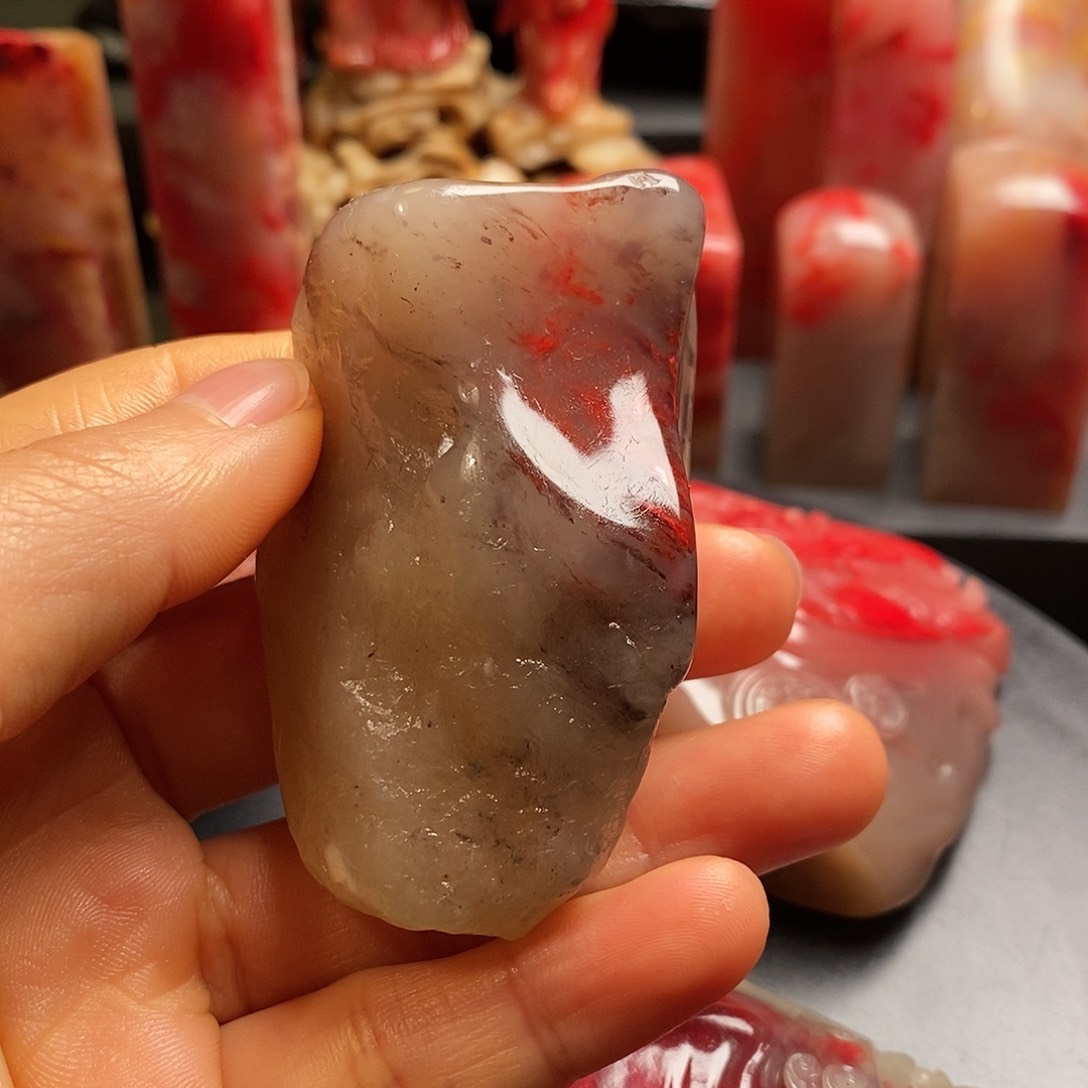 巴林鸡血石马**成手玩件