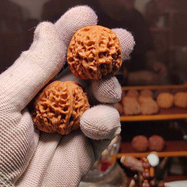 文玩核桃吊坠星*'33.5龙胆狮子头