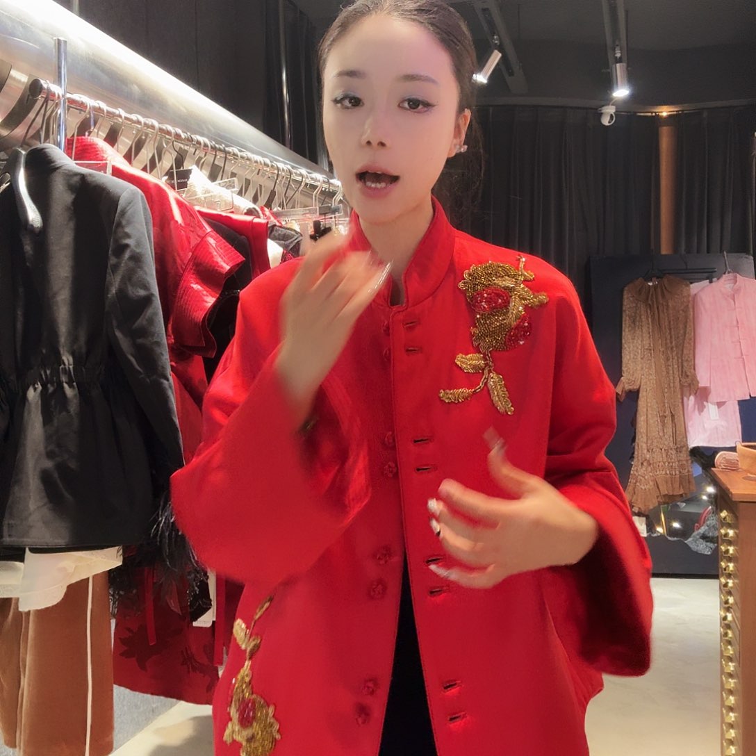 羊羔毛石榴外套君杨