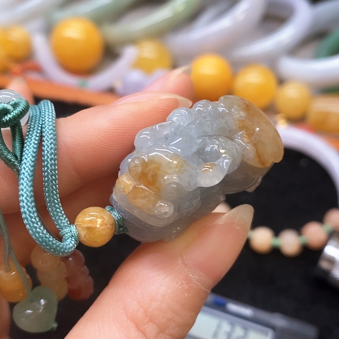 翡翠颈饰未镶嵌翡翠挂件