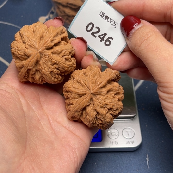 文玩核桃把件粗筋47