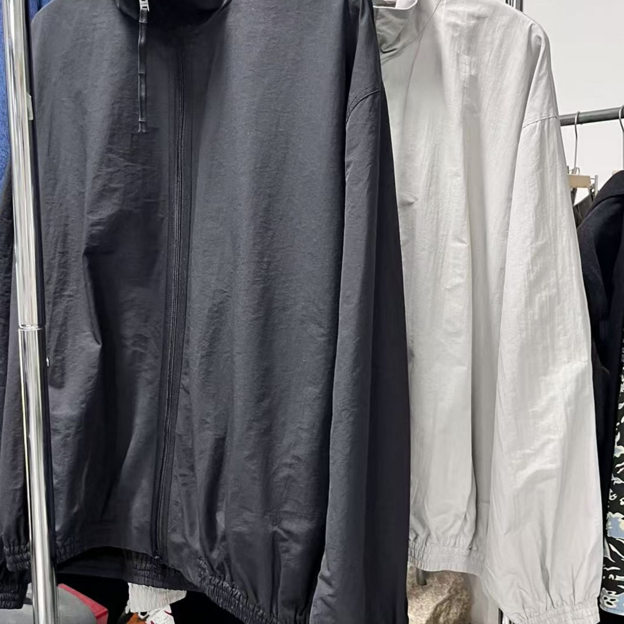 『临时系列』背后刺绣黑灰外套