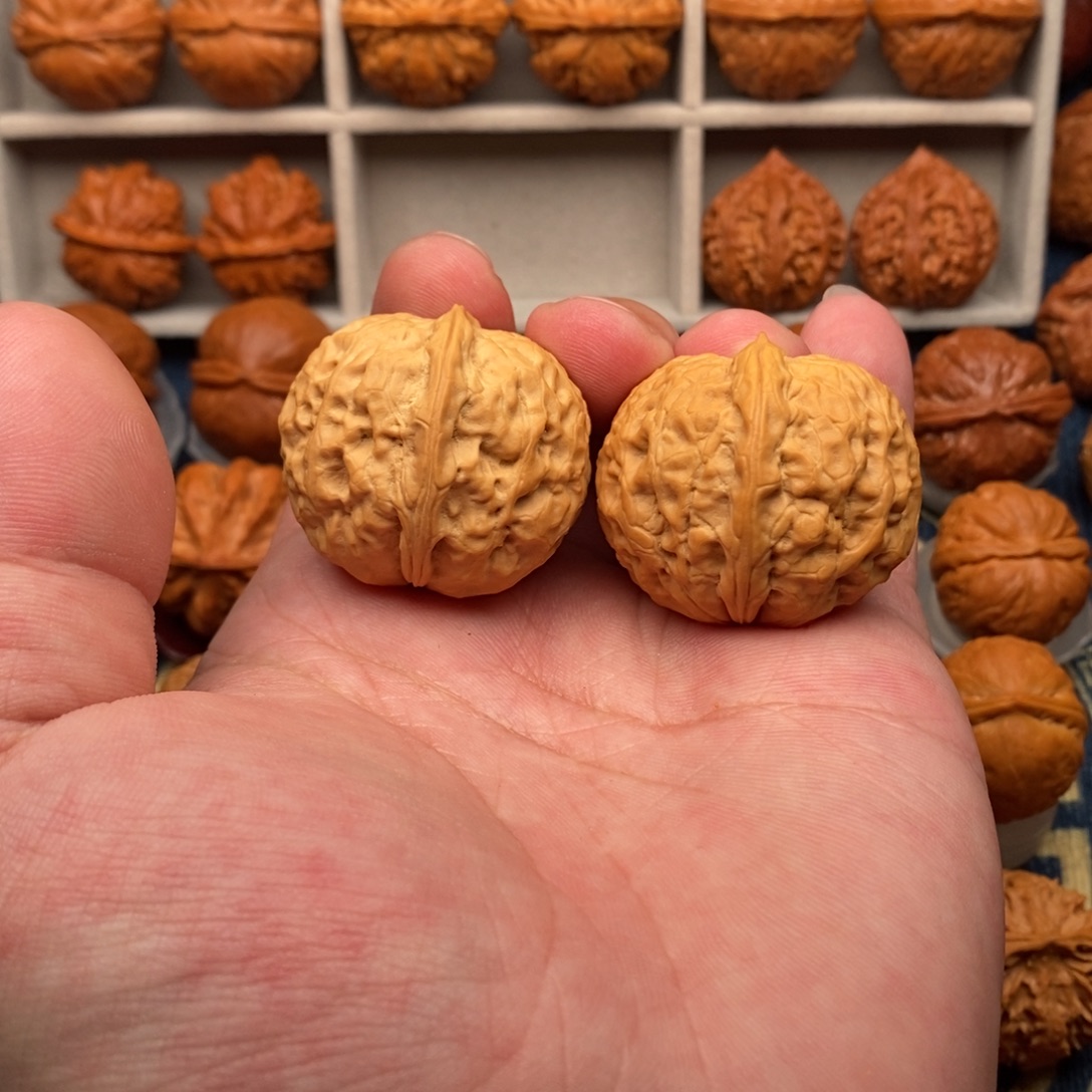 r***y把件文玩核桃龙鳞元宝