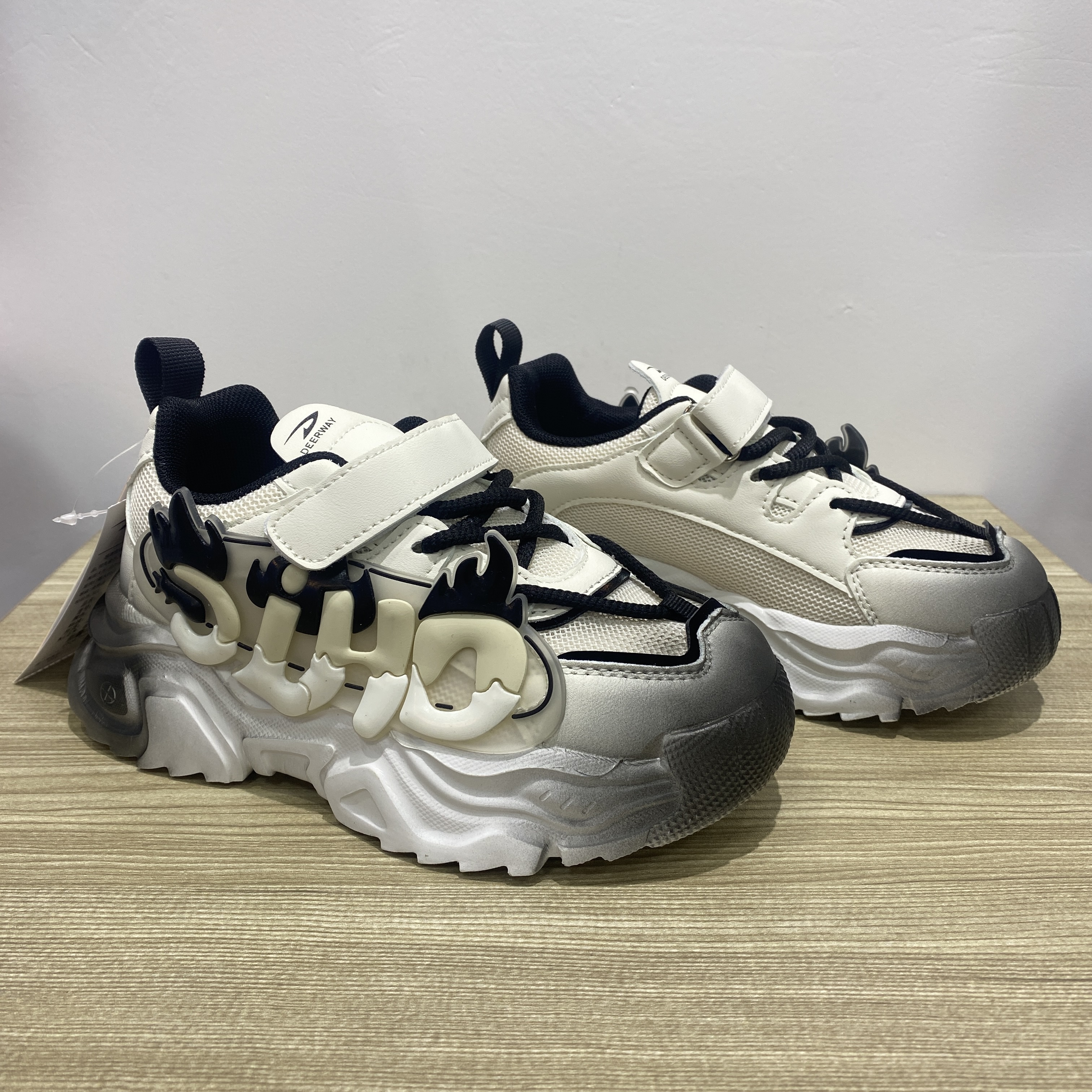 春季新款透气网面儿童老爹鞋舒适防滑轻便时尚百搭休闲鞋25087