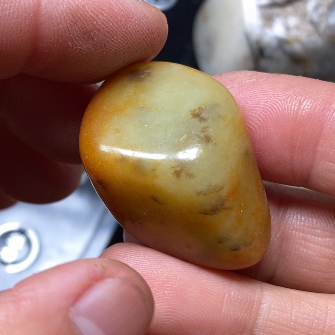 和田玉挂件足铂镶嵌