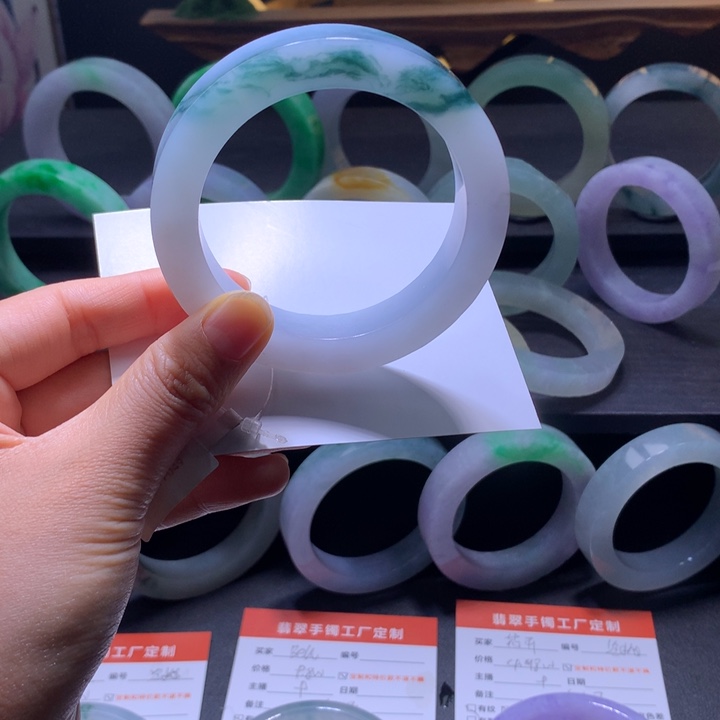 定制翡翠未镶嵌翡翠手镯