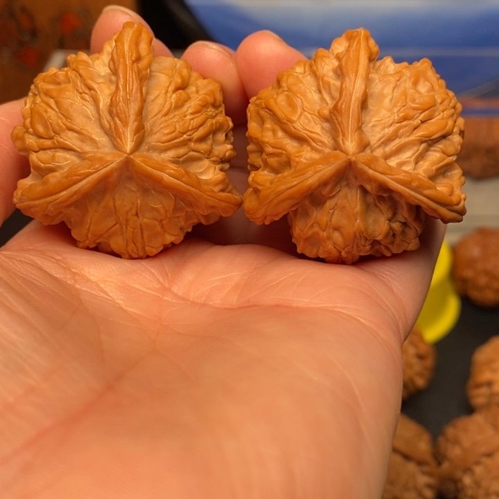 吊坠文玩核桃哈****火盘山