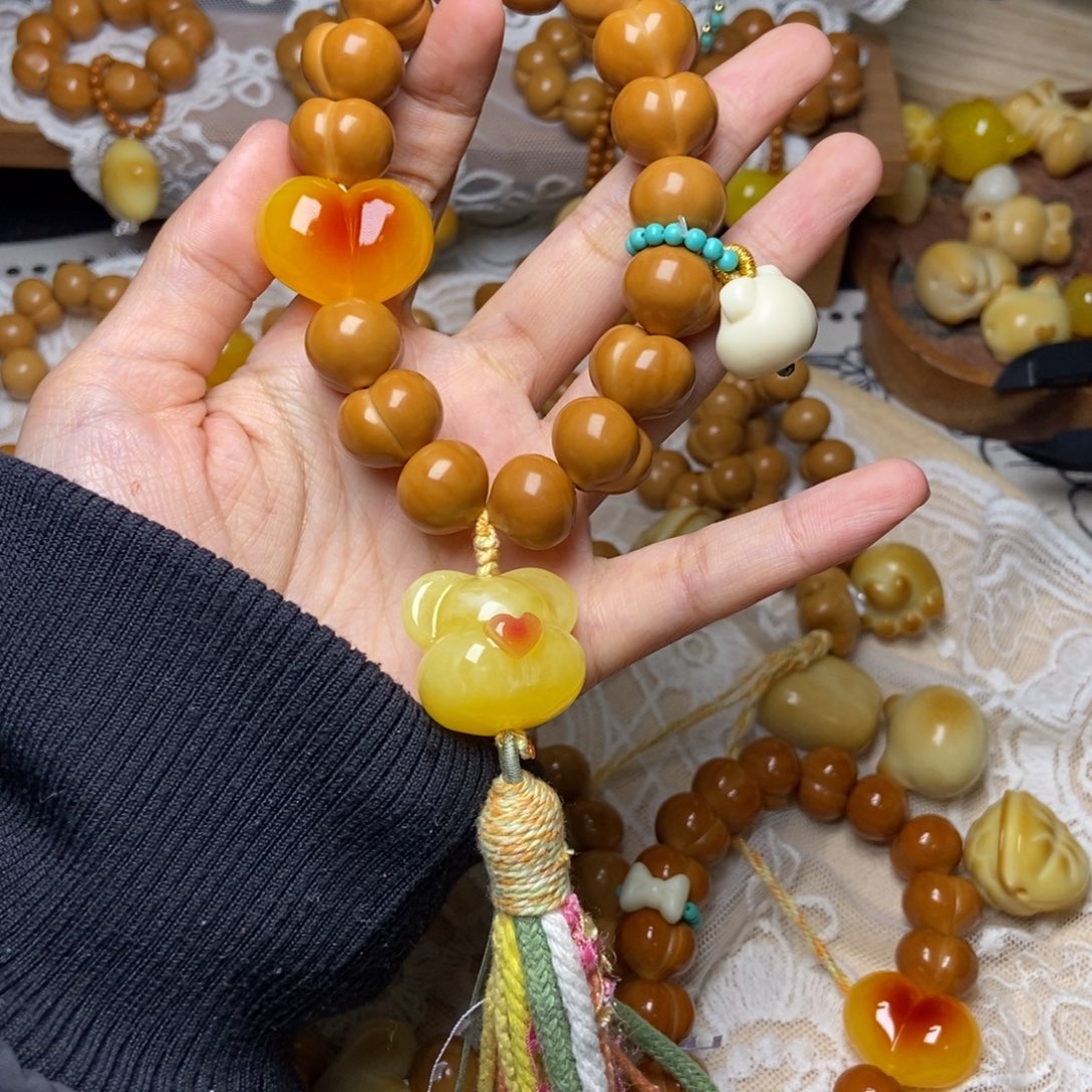 甜***米吊坠猴头核桃屁桃卡15