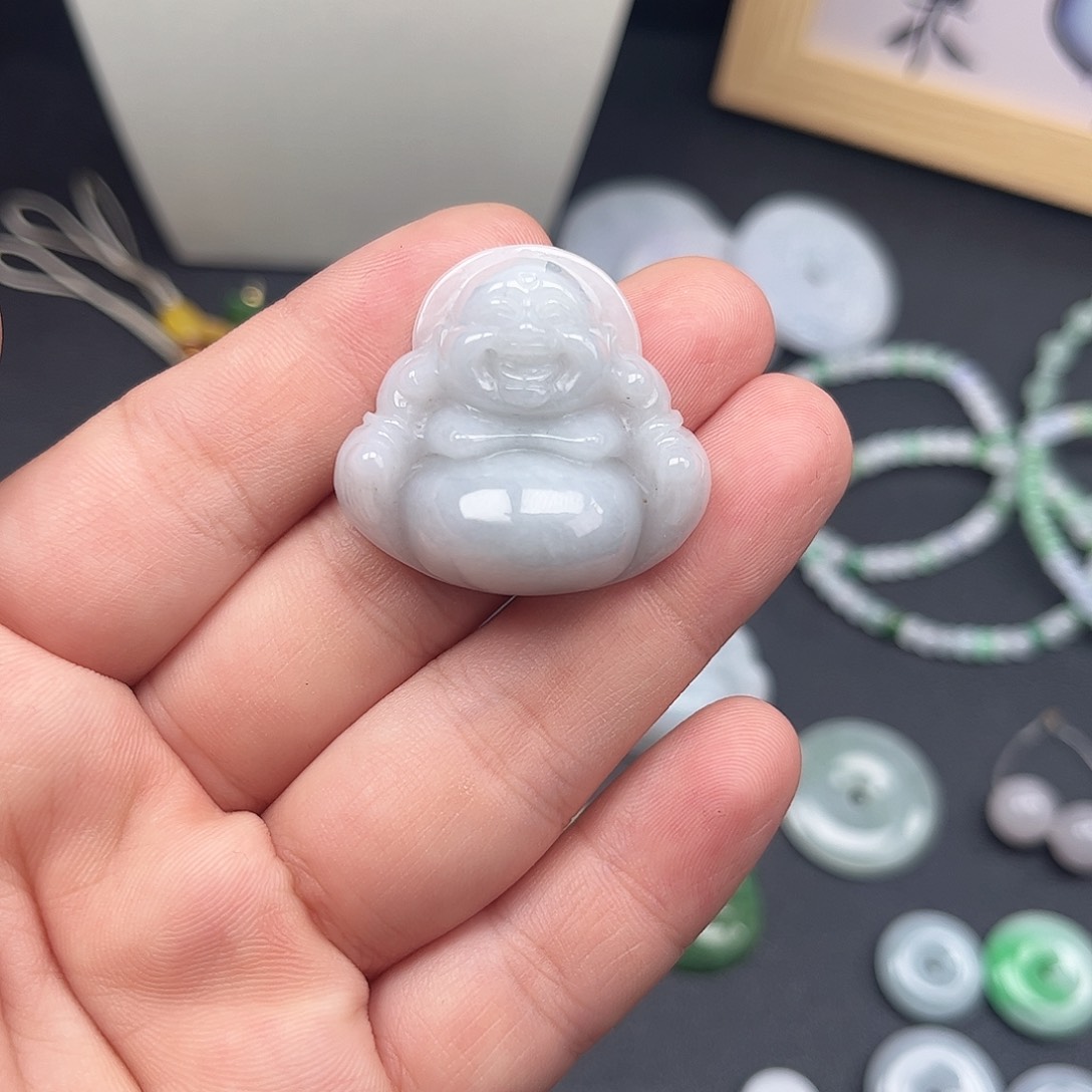 翡翠未镶嵌颈饰佛公