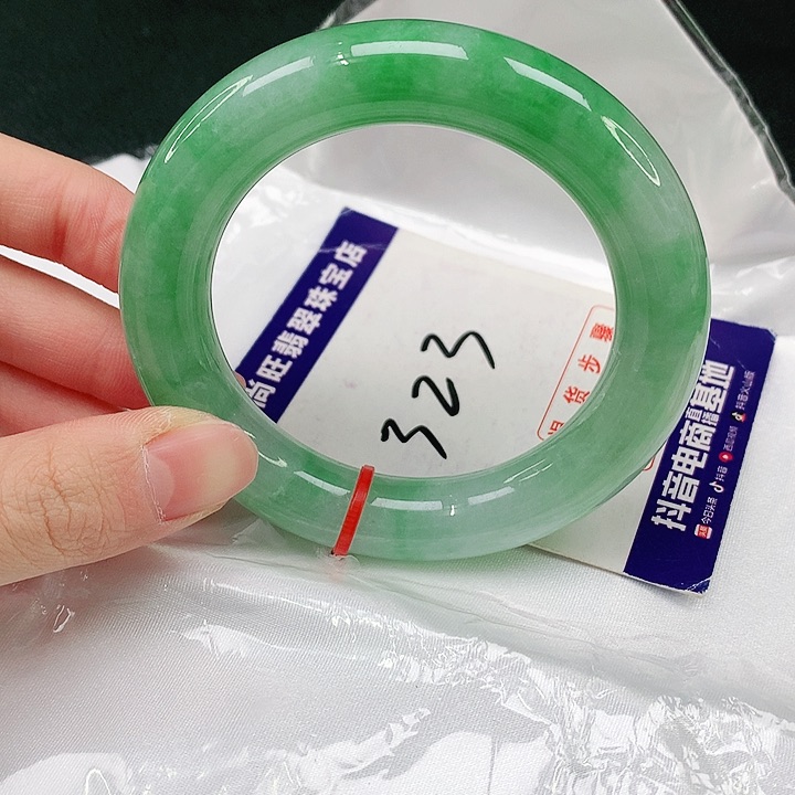 未镶嵌手镯（圆镯）翡翠翡翠手镯