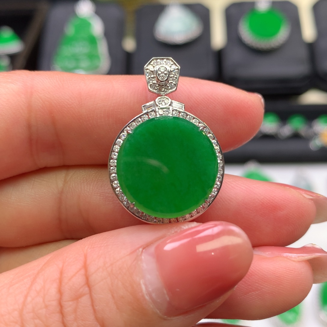 翡翠吊坠(不含链)18K金镶嵌