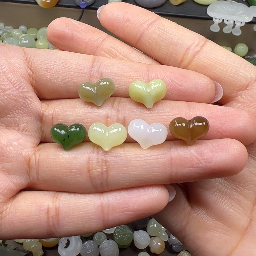 和田玉未镶嵌颈饰98一个多样性发其一